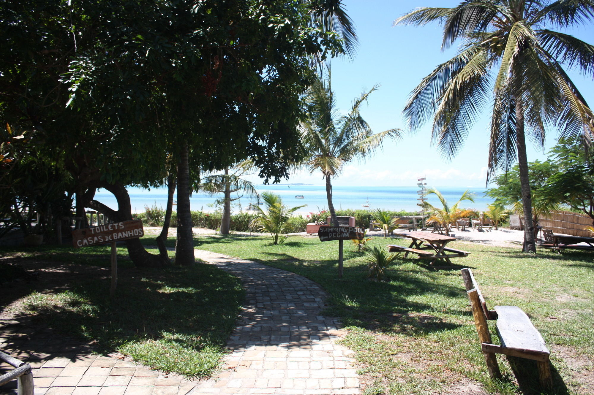 Baobab Beach Lodge And Backpackers ビランクロス エクステリア 写真